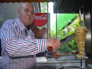 UZMAN DOKTOR "İŞKEMBE DÖNERİ " İCAT ETTİ