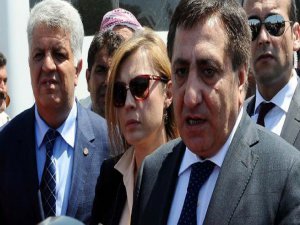 GAZETECİ GÖZALTINA ALDIRAN VALİYE UĞUR DÜNDAR ŞOKU