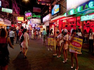 SEKS TURİZMİNE RAĞBET ÖYLE ARTTI Kİ ELAMAN BULAMIYORLAR