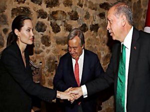 ANGELİNA JOLİE ERDOĞAN İLE KAMPA GİTMEK İSTEMEDİ