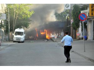 İETT OTOBÜSÜNDE ŞİDDETLİ PATLAMA: YARALILAR VAR