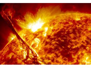 GÜNEŞ'TE DEV PATLAMA: DÜNYA'YA ULAŞTI