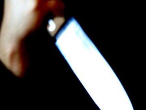 TORUNUNU SATIRLA DOĞRADI