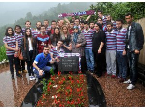 KAZIM KOYUNCU, ÖLÜMÜNÜN 10’UNCU YILINDA MEZARI BAŞINDA ANILDI