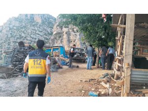 CİNNET GETİREN KOCA 5 KİŞİYİ KATLETTİ