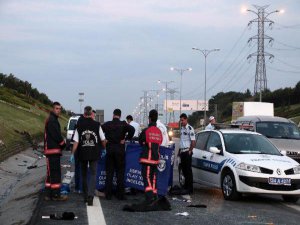 İSTANBUL'DA FECİ KAZA 1 ÖLÜ 1 AĞIR YARALI