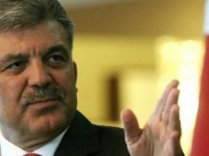 Abdullah Gül, AKP dışındaki parti liderlerini Köşk'e çağırdı.