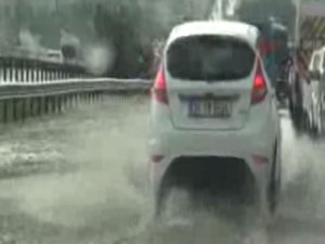 E-5 "NEHİR" OLUP BÖYLE AKTI