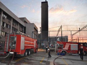 İZMİR'DE DEVLET HASTANESİNDE YANGIN
