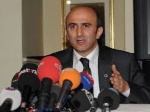 AKP'li Vekil UÇAN TEKME ATTI