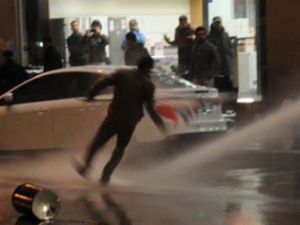 Adana'da Polis Müdahalesi