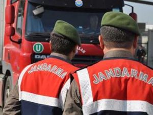 Adana'da Üç Tır durduruldu, Jandarma Arama yapıyor!