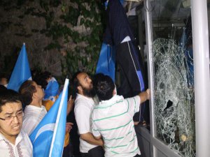 İSTANBUL'DA KONSOLOSLUK BASKINI