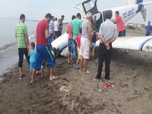 SAMSUN'DA UÇAK DENİZE MECBURİ İNİŞ YAPTI