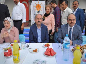 AĞZI BOZUK BAKAN BÖYLE İFTAR AÇTI