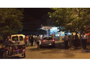 OTOMOBİL YAYALARA ÇARPTI: 1 ÖLÜ, 3 YARALI