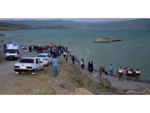 İKİ KARDEŞ BARAJ GÖLÜNDE KAYBOLDU