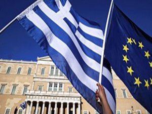 YUNAN HALKI DİRENDİ AVRUPA GERİ ADIM ATTI