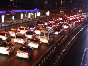 GECE YARISI BAYRAM TRAFİĞİ