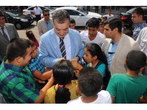 VALİ'DEN HARÇLIK ALMA İZDİHAMI