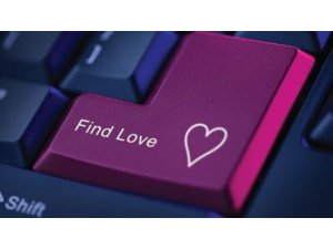 ÜNLÜ ARKADAŞLIK SİTESİNDE BÜYÜK ŞOK