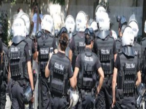 POLİS SURUÇ'TA ÖLEN ECE'NİN CENAZE TÖRENİNE SALDIRDI