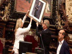 DÜNYA KADIN BAŞKANIN YAPTIĞI BU HAREKETİ KONUŞUYOR