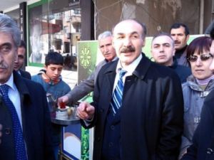 AKP'li Başkan Adayına Saldırı