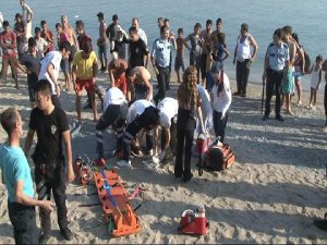 17 YAŞINDA GENÇ HERKESİN GÖZÜ ÖNÜNDE BOĞULDU