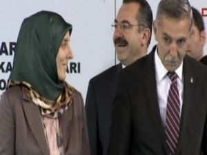 AKP Aday Tanıtımında Güldüren Anons