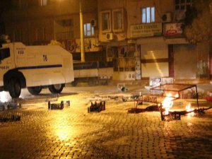 BU İLÇEDE 5 GECEDİR ÇATIŞMA VAR