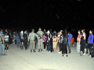 TRENE MAYIN TUZAĞI;YOLCULAR BOŞALTILDI