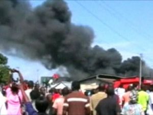 Kargo Uçağı Yerleşkeye Düştü 30 Ölü