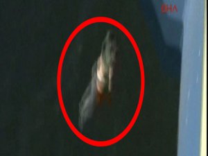 HALİÇ'TE ÖLÜME ATLAYIŞ ANI KAMERADA