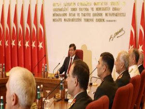 KOMUTANLARI ERDOĞAN SEÇTİ DAVUTOĞLU İMZALADI