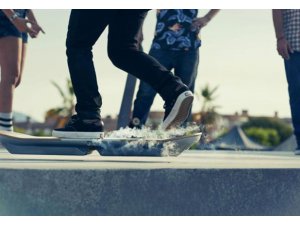 MERAKLA BEKLENEN UÇAN KAYKAY TANITILDI