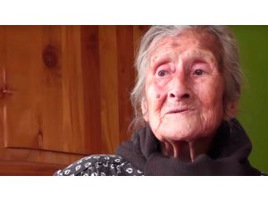 RAHMİNDE 60 YIL BOYUNCA BEBEĞİNİ TAŞIDI