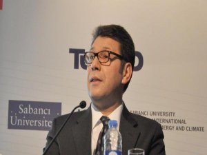 ÜNLÜ İŞADAMI CEMAAT OKULU BASKINLARINI ELEŞTİRDİ