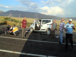 ERZURUM'DA FECİ KAZA: 2 ÖLÜ 5 YARALI