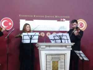 AYKAL: MOZART NEDEN OSMANLI MARŞI DEĞİL DE TÜRK MARŞI BESTELEDİ