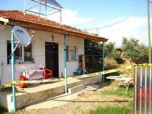 KOCA CİNNETİ KANLI BİTTİ;EŞ YARALI ANNESİ ÖLDÜ