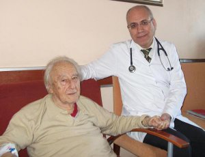 ÜNLÜ GAZETECİ YAZAR HAYATINI KAYBETTİ