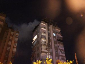 TERASTA MANGAL YAPARKEN EVİ YAKTI