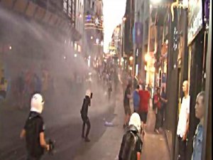 TAKSİM'DE POLİS MÜDAHALESİ; ÇOK SAYIDA GÖZALTI