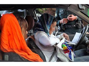 İRAN'DAN KADIN SÜRÜCÜLERE ŞOK