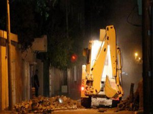 GÖREVE GİDEN POLİSE SALDIRI