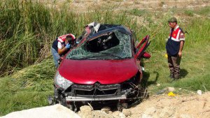 FECİ KAZADA ANNE VE BEBEĞİ HAYATINI KAYBETTİ