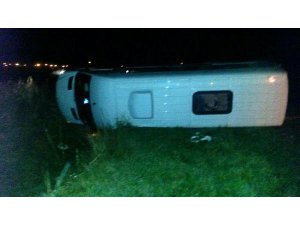 ŞEHİT CENAZESİ DÖNÜŞÜ KAZA;10 ASKER YARALI