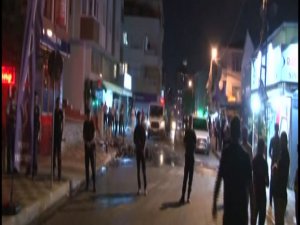 ATAŞEHİR'DE GERGİNLİK; HDP BİNASINI BASTILAR