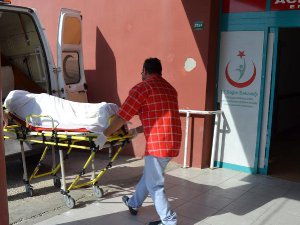 SOKAKTA BIÇAKLANARAK ÖLDÜRÜLDÜ